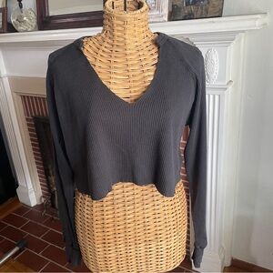 BDG gray long sleeve crop thermal top M